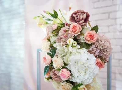 beautiful-floral-arrangement-of-roses-and-hydrange-2026-03-17-02-50-23-utc