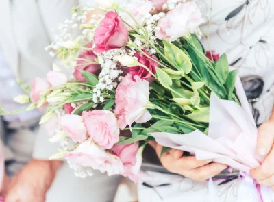pink-bridal-bouquet-held-in-hands-in-latvia-2026-01-11-10-56-37-utc